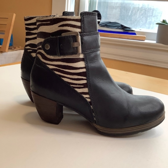 WOLKY Black Zebra Moto Ankle Boots Size 39 - Picture 2 of 15